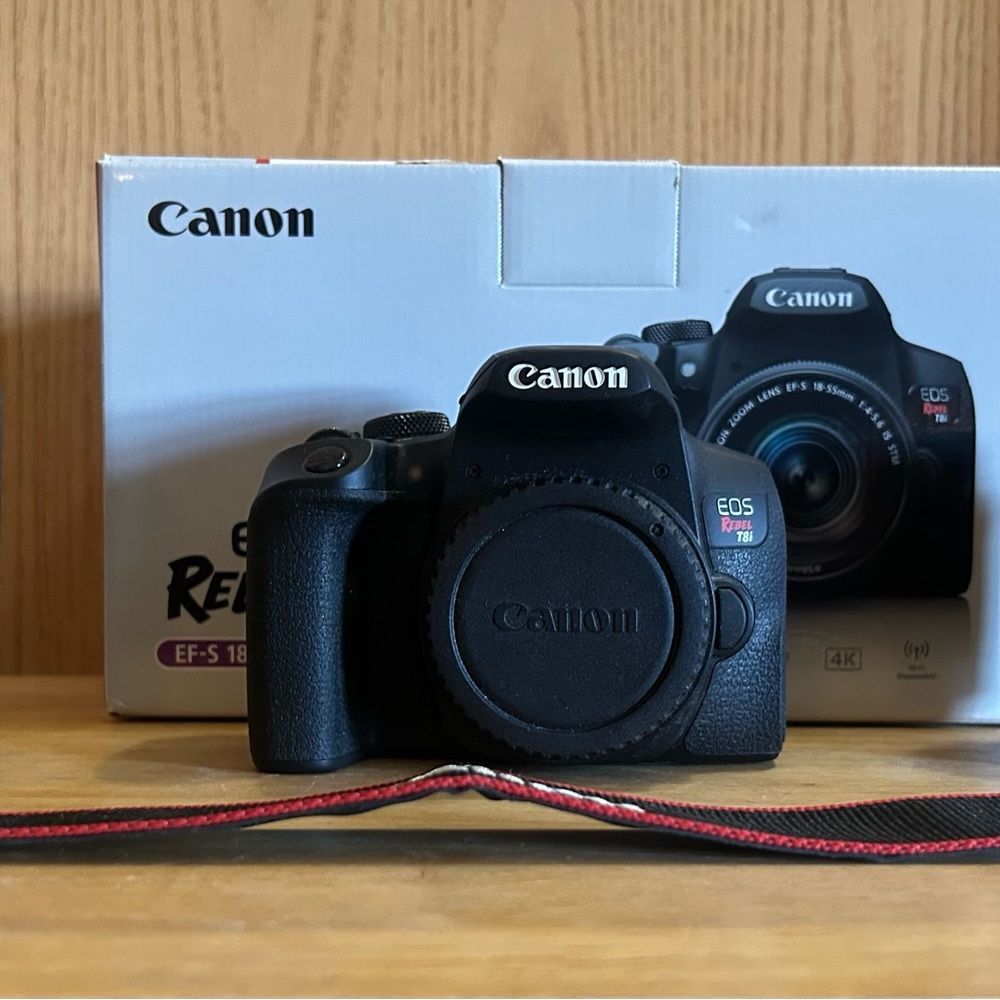 Canon EOS Rebel T8i in Black